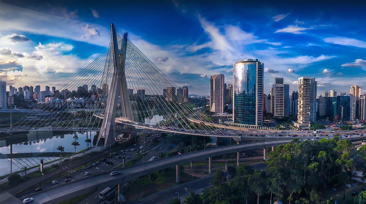 Foto da ponte estaiada em Sao Paulo