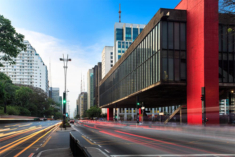 Fachada do MASP na Av. Paulista